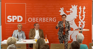 Regine Gembler MdK; Torsten Konzelmann, Vorsitzender SPD Oberberg; Birgit Sippel MdEP (v.l.)